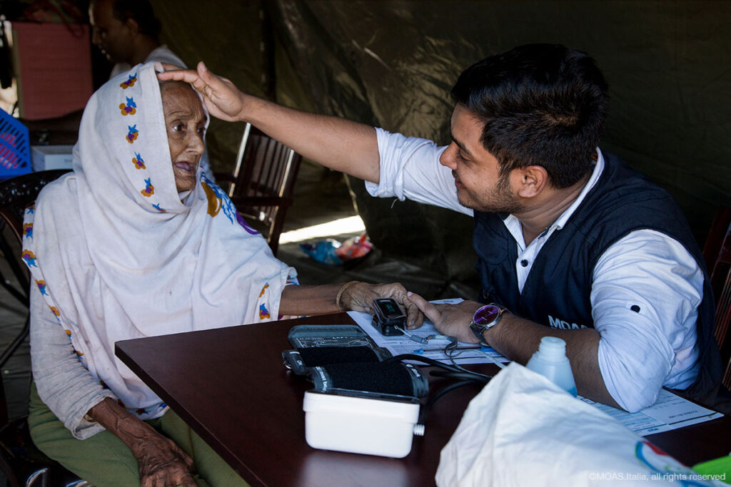 3) _MG_5081_Basic-checkup-by-nurse